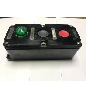 Jungiklis mygtukinis PKE 222-3Y2 su indikatorine lempute