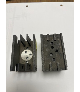 Šilumai laidus silikoninis termo padas dvipusis prilipinamas 100x100x1.50mm